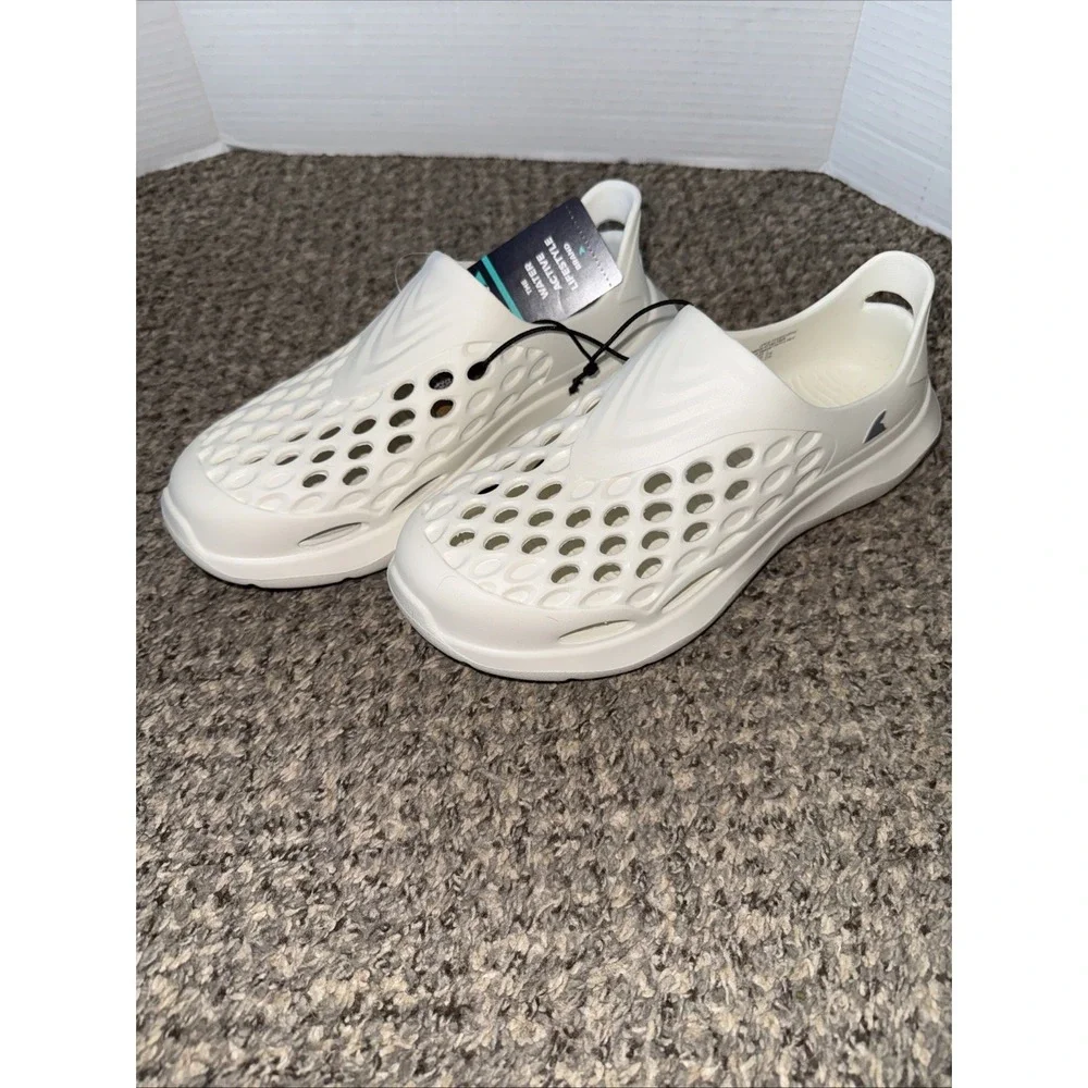 Women's White Rugged Shark Shoes size 5 New